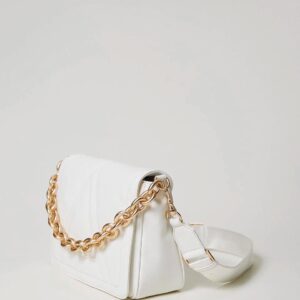 Bolso blanco con cadena