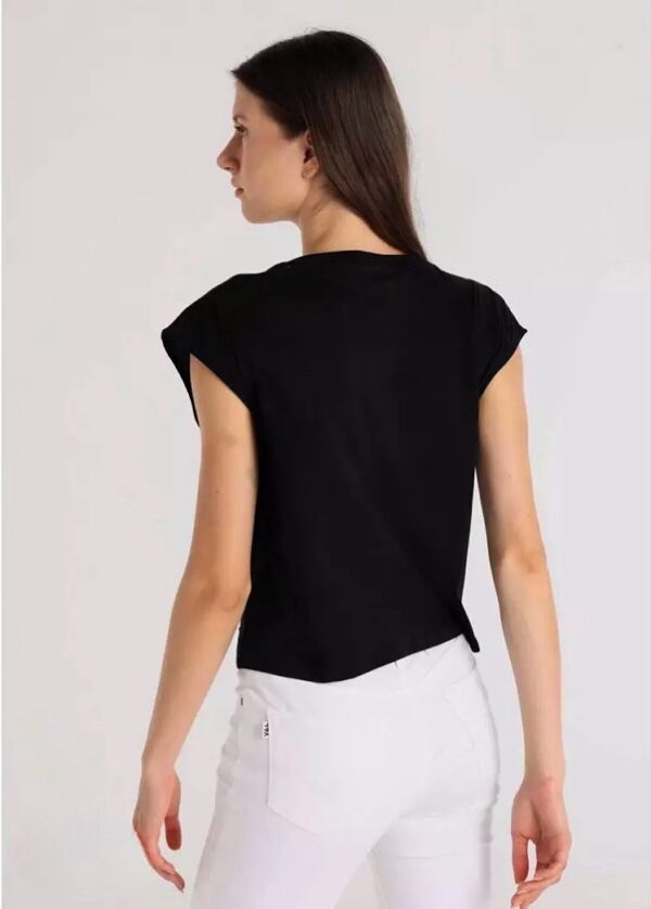 Camiseta anudada con logo de perlas - Imagen 3