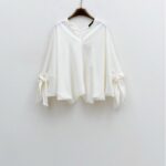 Blusa con lazos en mangas blanca - Imagen 4