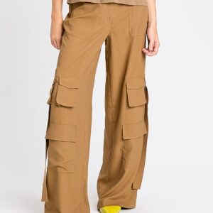 Pantalón cargo camel