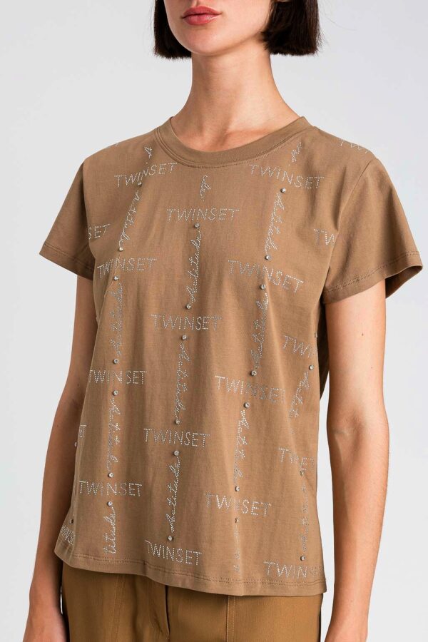 Camiseta camel con logo