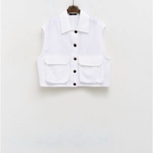 Chaleco blanco con bolsos