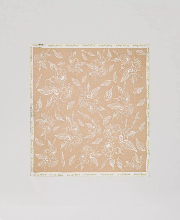 Pañuelo de flores beige - Imagen 2