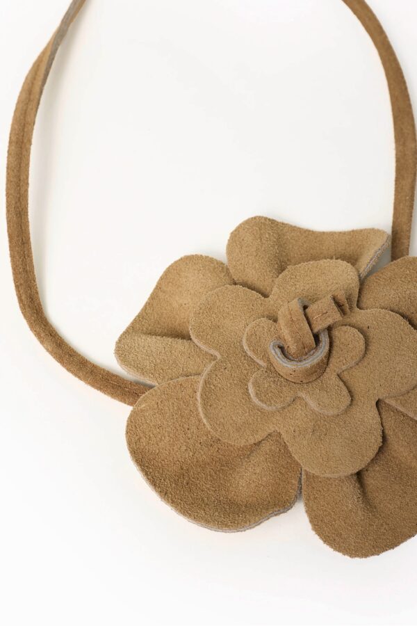 Cinturón-gargantilla con flor camel - Imagen 4