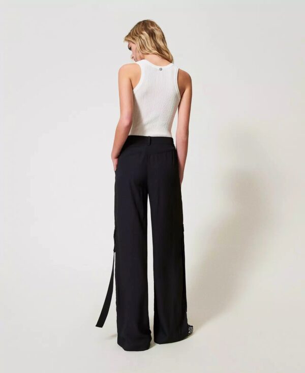 Pantalón cargo negro - Imagen 3