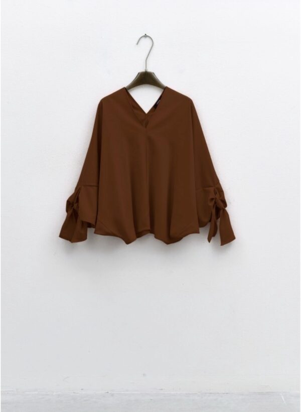 Blusa con lazos en mangas marrón - Imagen 4