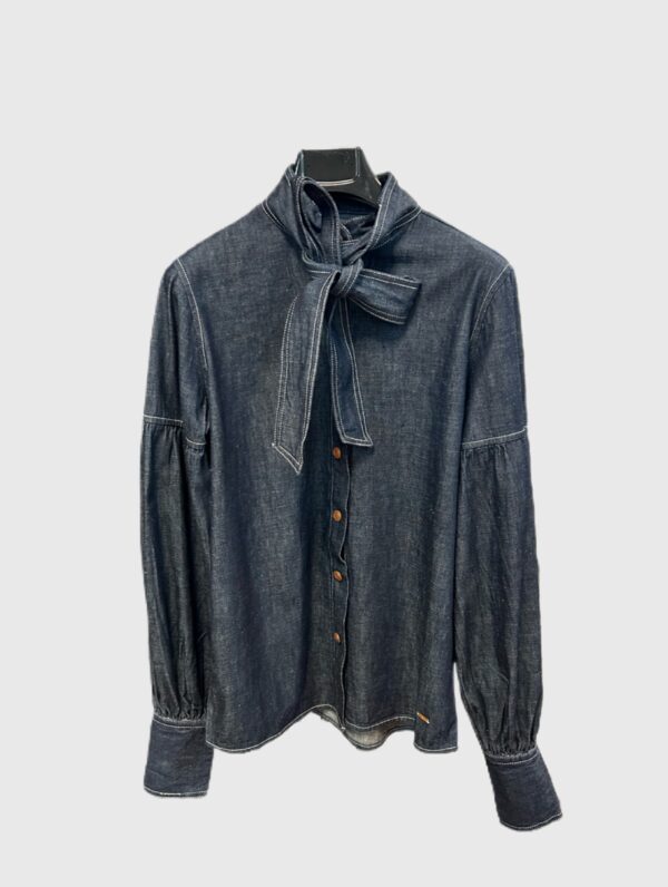 Camisa vaquera con lazo