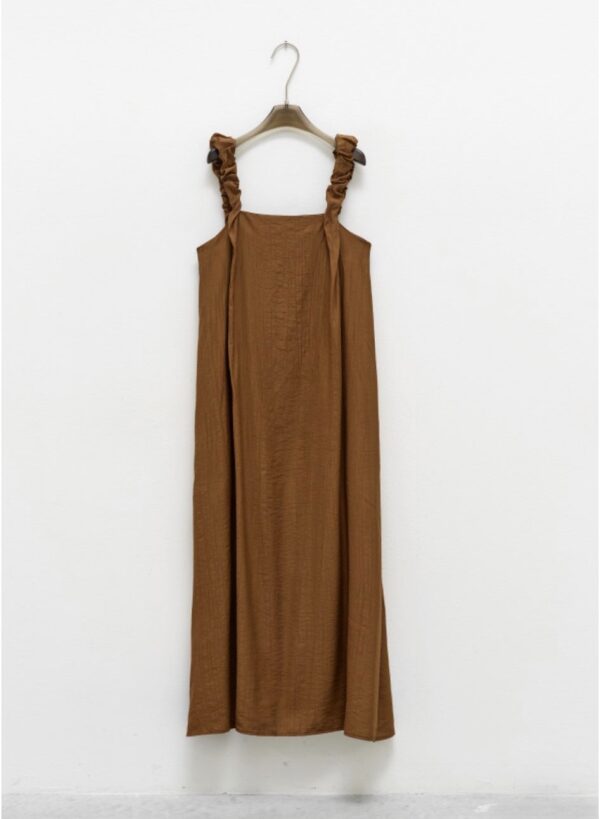 Vestido marrón de tirantes fruncidos - Imagen 2