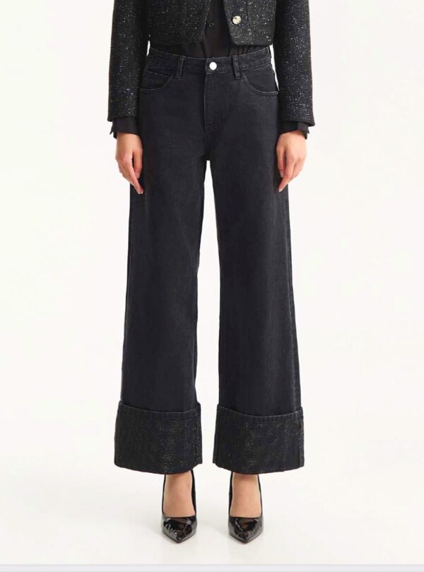 Pantalón vaquero negro con vuelta de strass