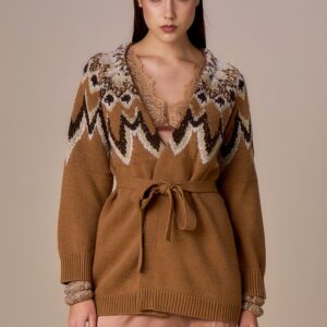 Chaqueta de grecas con cinturón