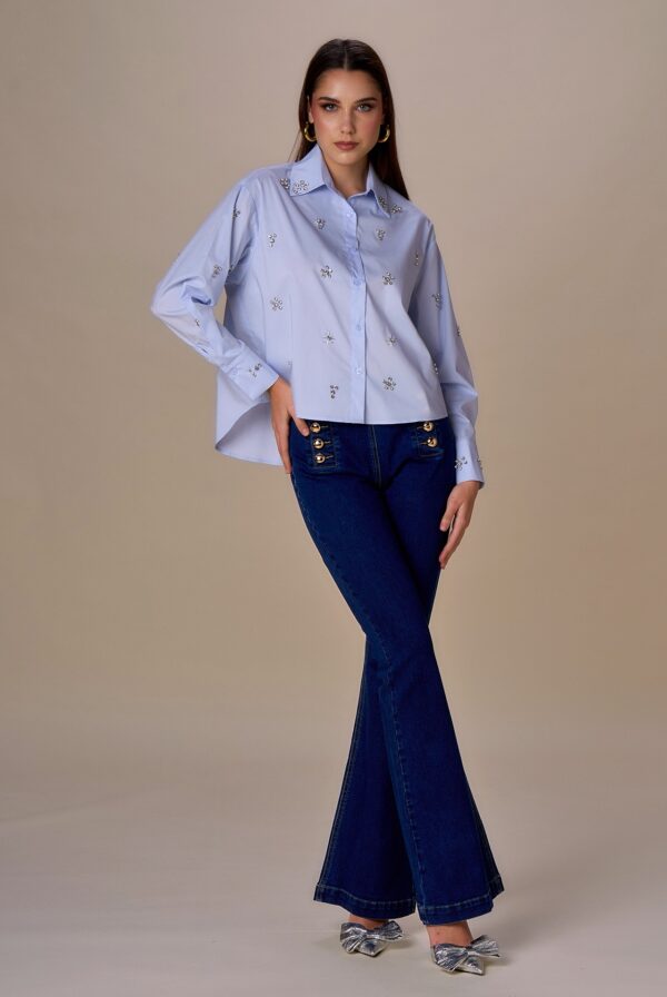Camisa celeste con pedrería - Imagen 3
