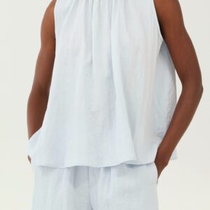 Top celeste sin mangas