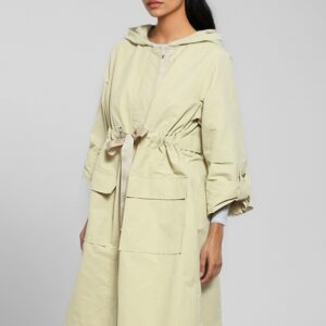 Gabardina con capucha