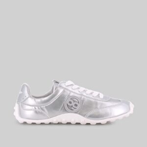 Sneakers plateados